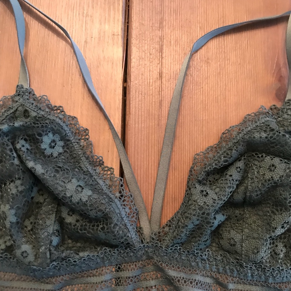 VS bralette 💝 - Picture 4 of 5
